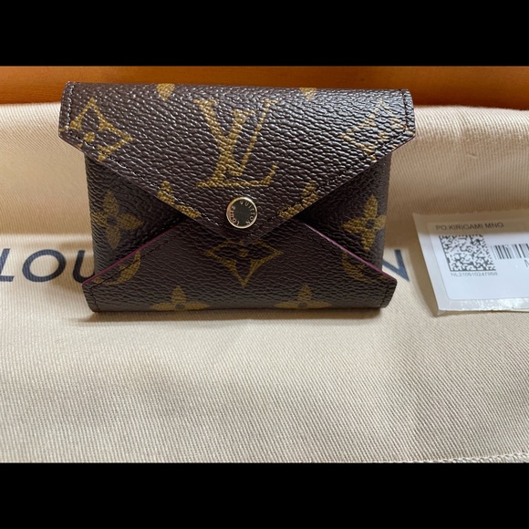 LV Monogram kirigami pouch - small size - Picture 4 of 7